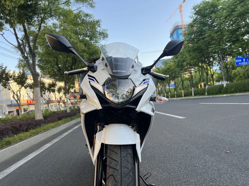 二手豪爵铃木GSX250R