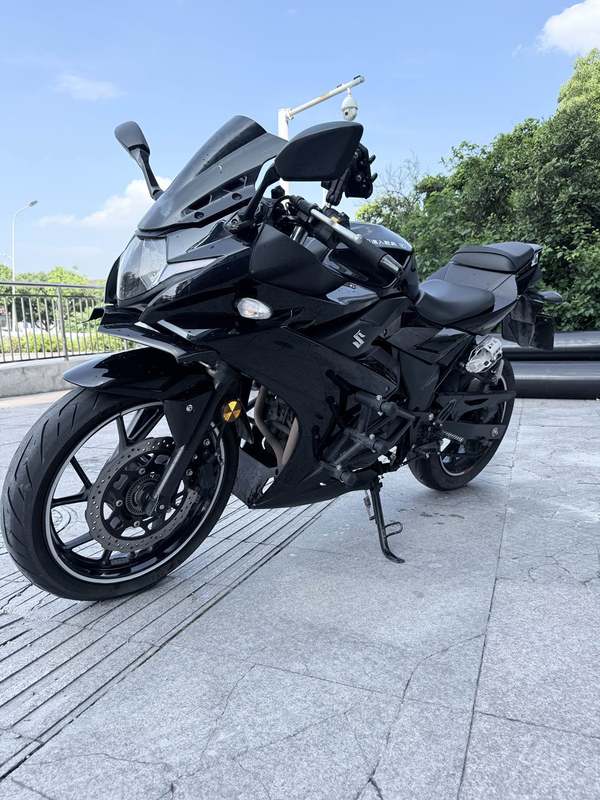 二手豪爵铃木GSX250R