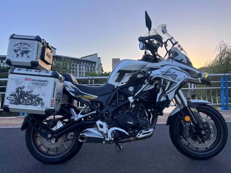 二手贝纳利金鹏 TRK502