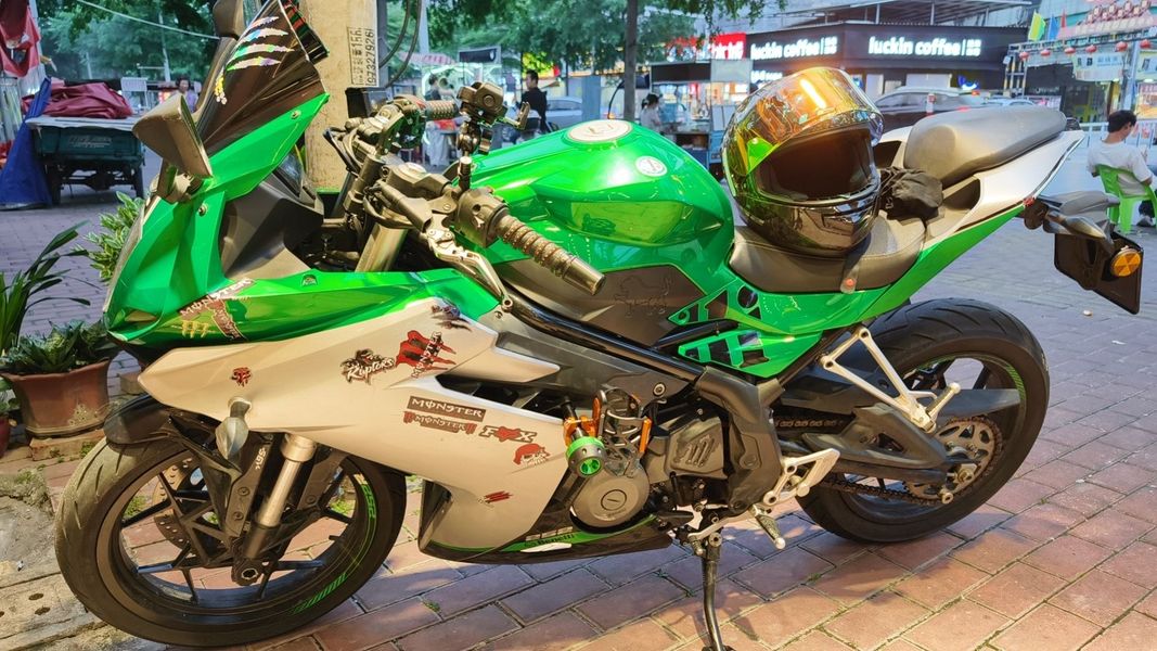 二手贝纳利龙卷风 Tornado 252R
