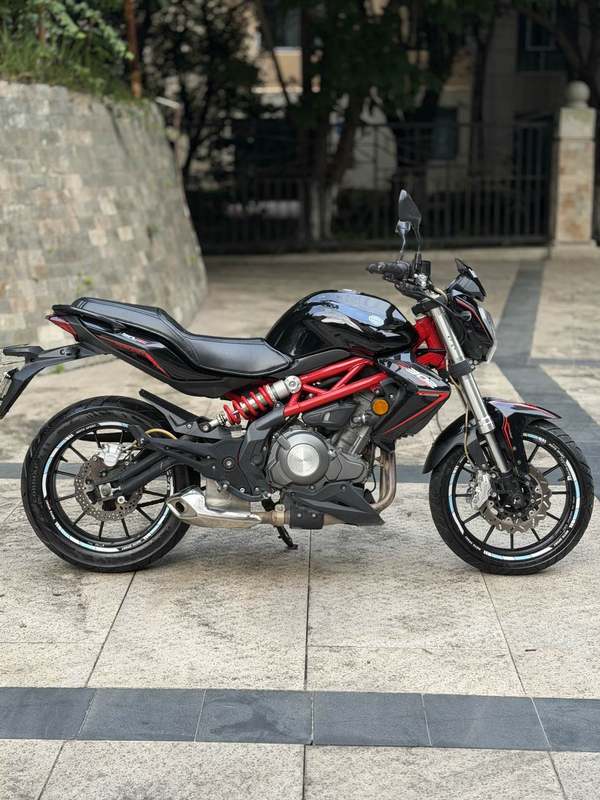 二手贝纳利蓝宝龙 BN302S