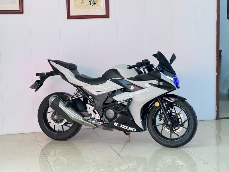 二手豪爵铃木GSX250R