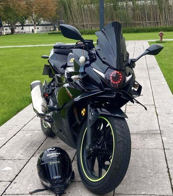 二手豪爵铃木GSX250R