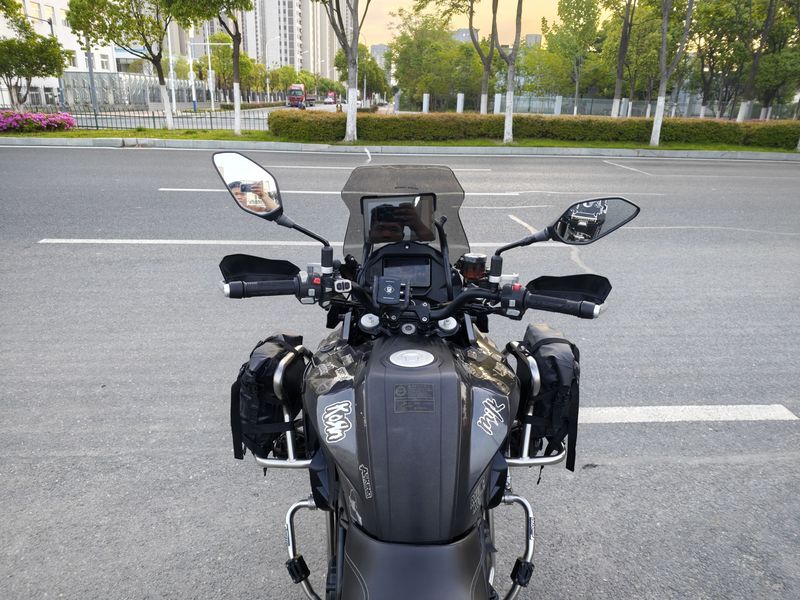 二手贝纳利金鹏 TRK502