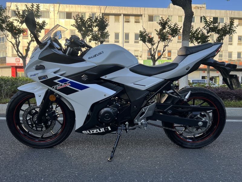 二手豪爵铃木GSX250R
