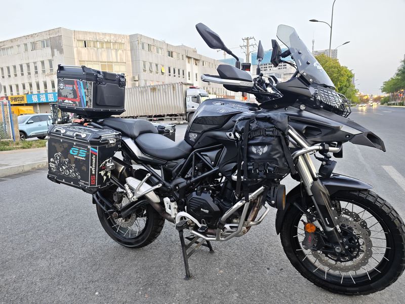 二手贝纳利金鹏 TRK502