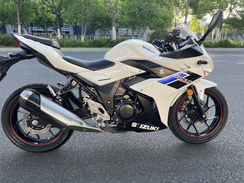 二手豪爵铃木GSX250R