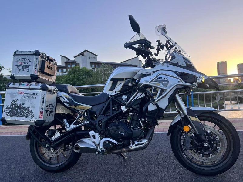 二手贝纳利金鹏 TRK502
