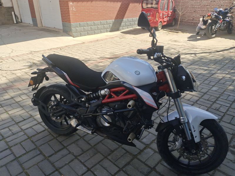 二手贝纳利蓝宝龙 BN302S