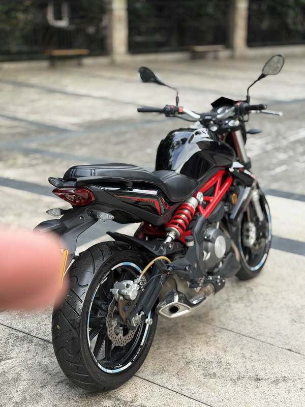 二手贝纳利蓝宝龙 BN302S