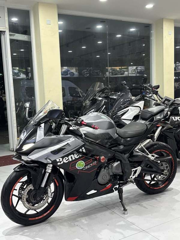 二手贝纳利龙卷风 Tornado 302R