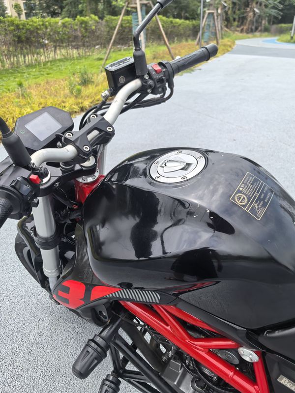 二手贝纳利蓝宝龙 BN302S
