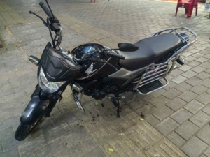 二手五羊本田CB150S雄帅