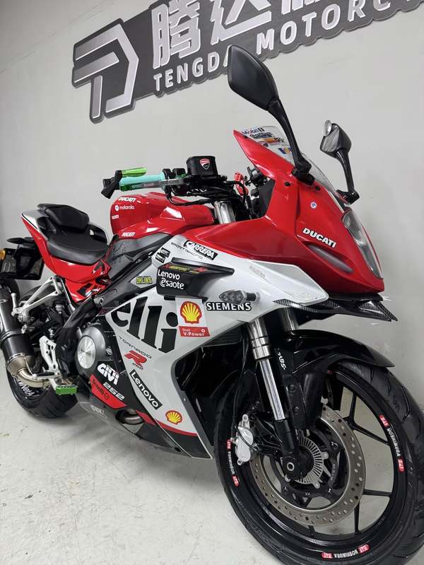 二手贝纳利龙卷风 Tornado 252R