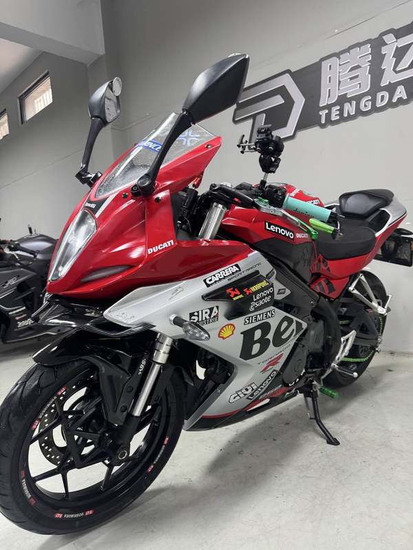 二手贝纳利龙卷风 Tornado 252R