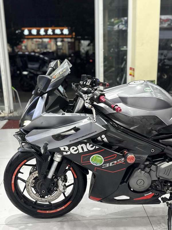二手贝纳利龙卷风 Tornado 302R