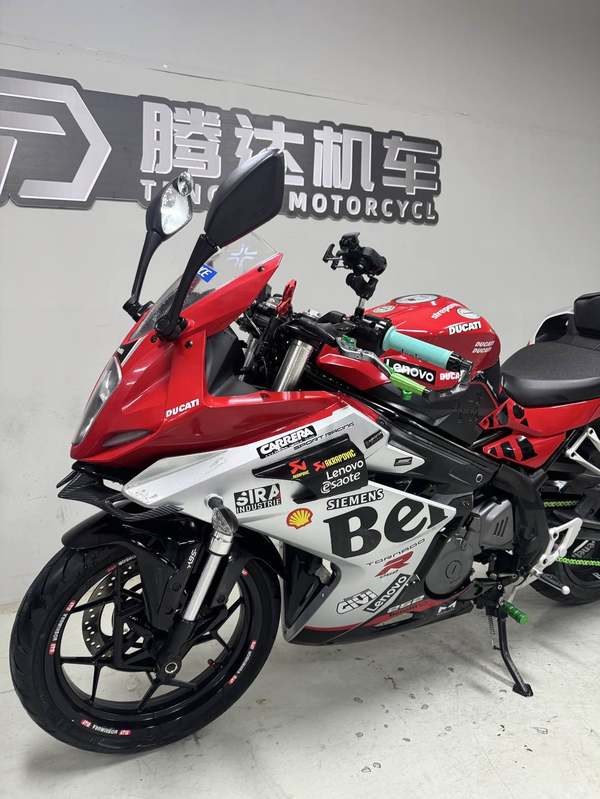 二手贝纳利龙卷风 Tornado 252R
