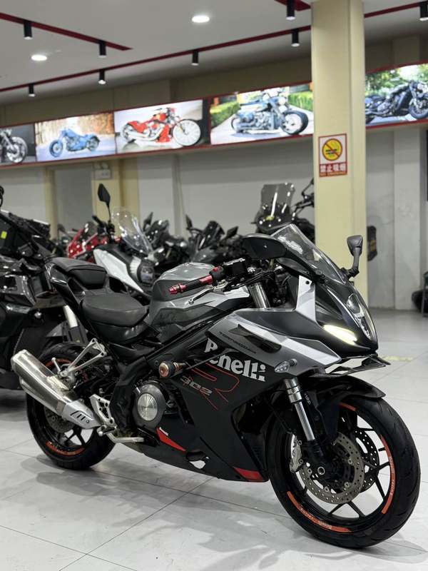 二手贝纳利龙卷风 Tornado 302R