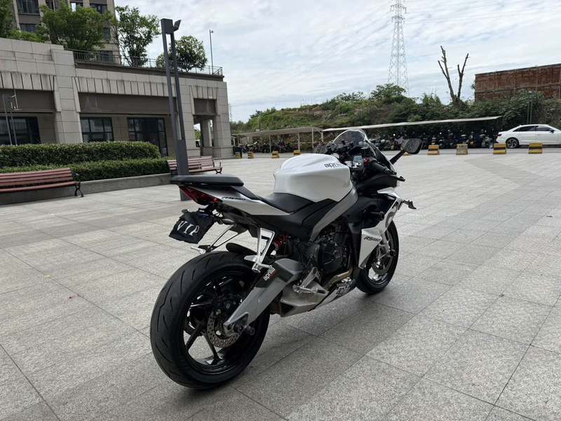 二手阿普利亚RS 660 