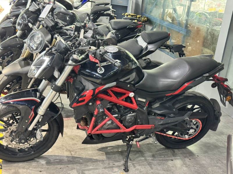 二手贝纳利蓝宝龙 BN302S