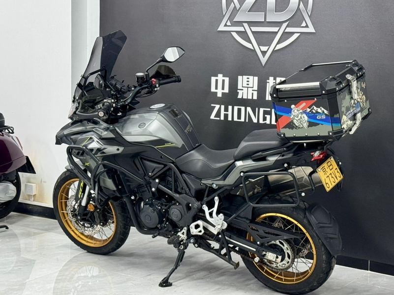二手贝纳利金鹏 TRK502