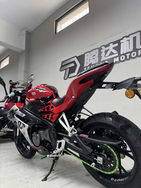 二手贝纳利龙卷风 Tornado 252R