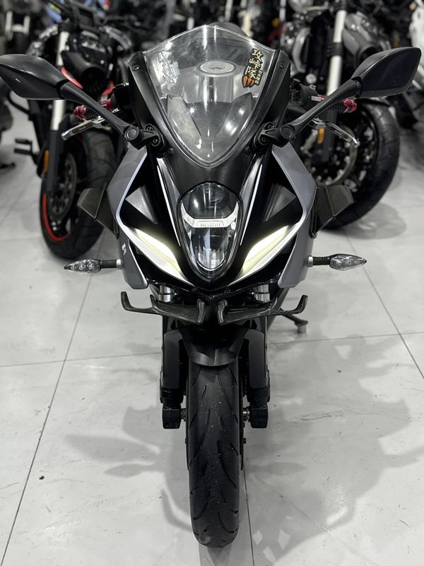 二手贝纳利龙卷风 Tornado 302R