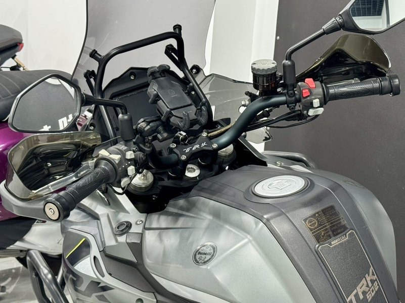 二手贝纳利金鹏 TRK502