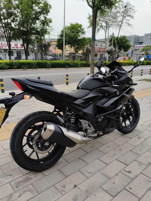 二手豪爵铃木GSX250R