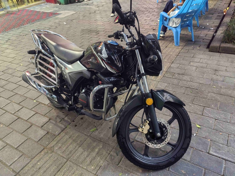 二手五羊本田CB150S雄帅