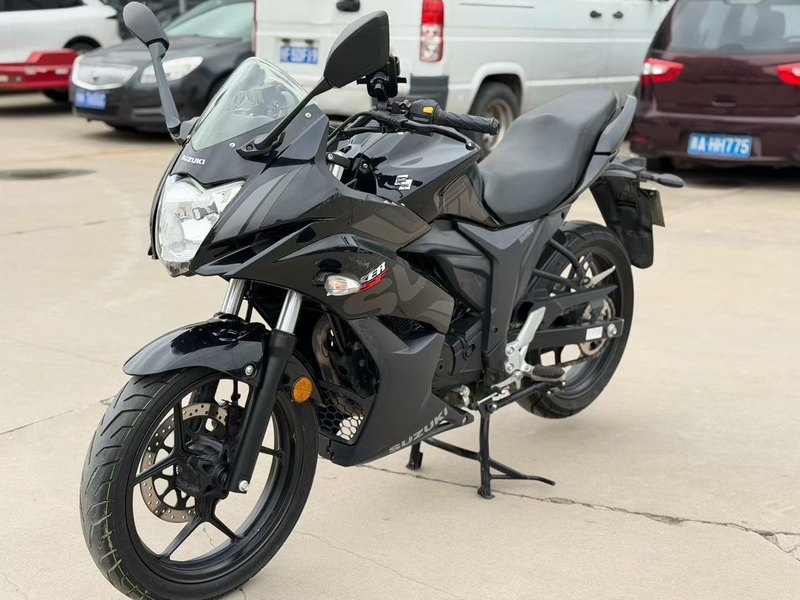 二手济南铃木极客飒 Gixxer 155
