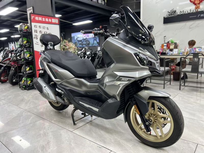 二手三阳哈士奇 Husky ADV300