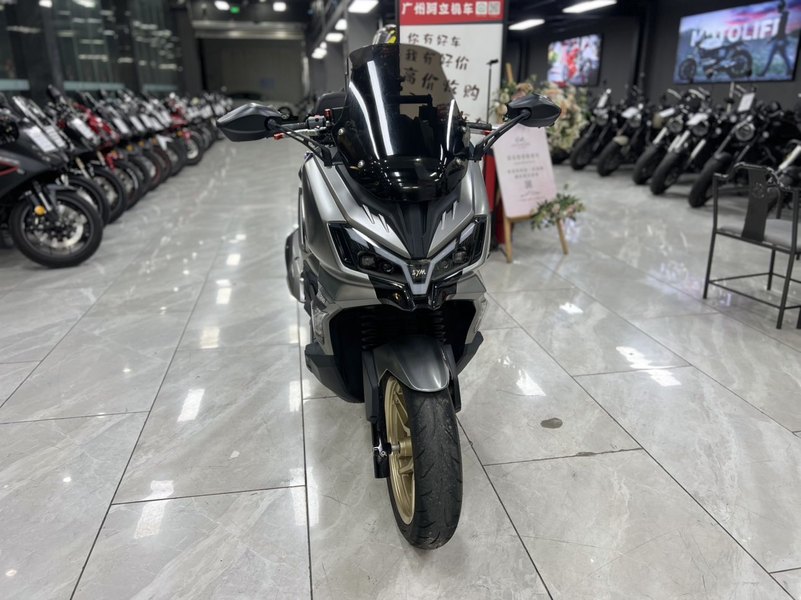 二手三阳哈士奇 Husky ADV300