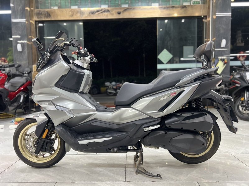 二手三阳哈士奇 Husky ADV300