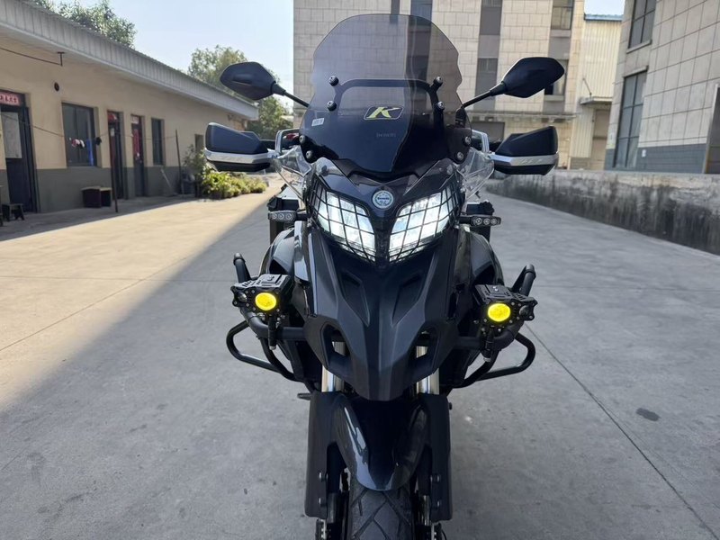 二手贝纳利金鹏 TRK502