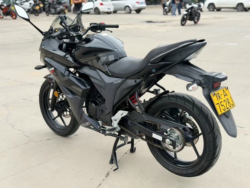 二手济南铃木极客飒 Gixxer 155