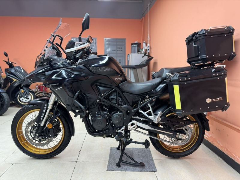 二手贝纳利金鹏 TRK502