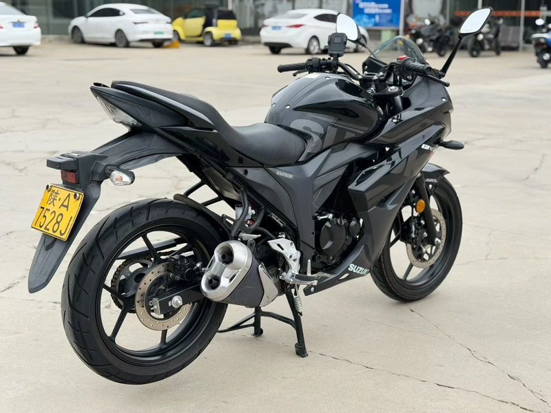 二手济南铃木极客飒 Gixxer 155