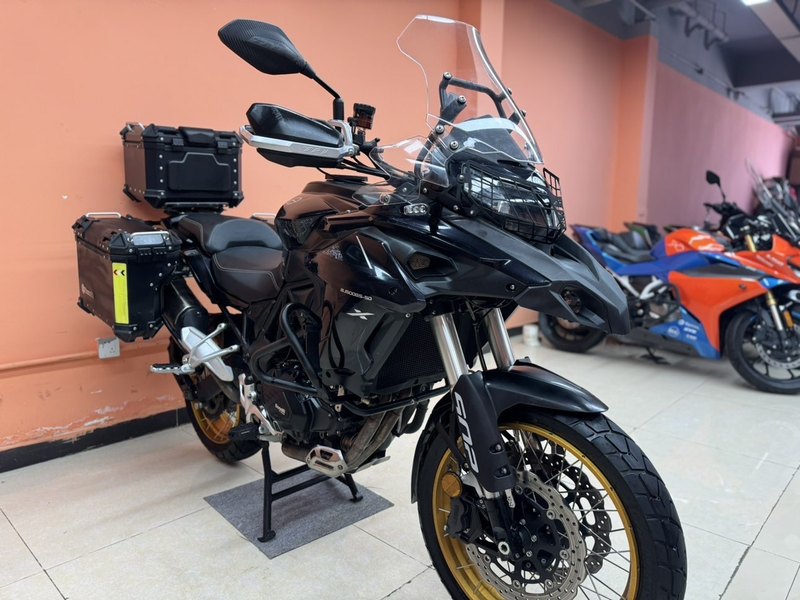二手贝纳利金鹏 TRK502