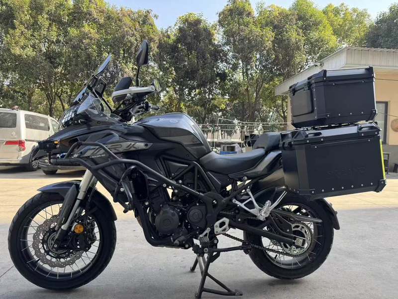 二手贝纳利金鹏 TRK502