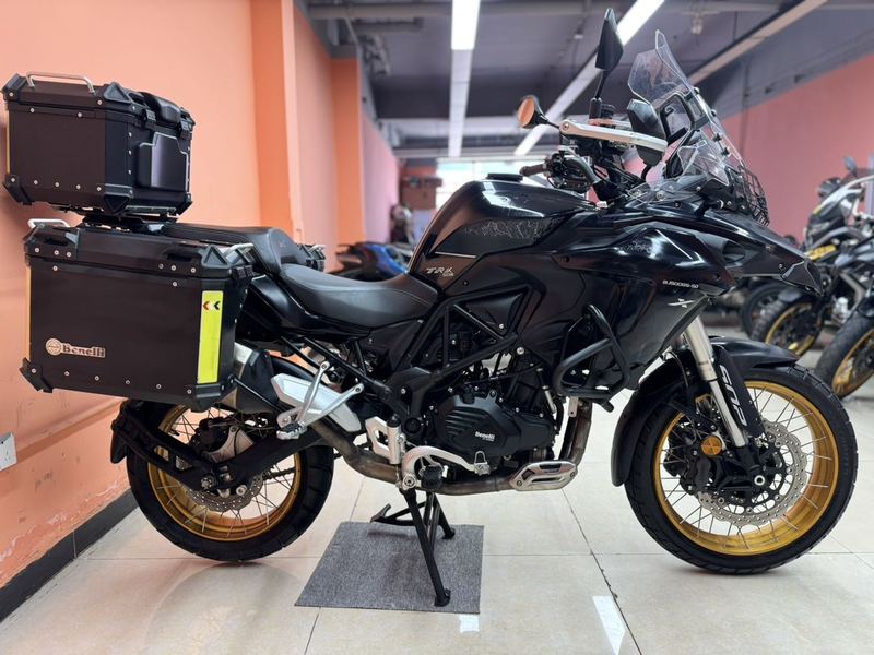二手贝纳利金鹏 TRK502
