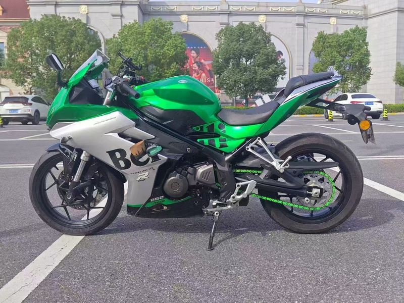 二手贝纳利龙卷风 Tornado 252R