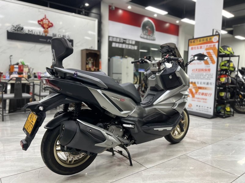 二手三阳哈士奇 Husky ADV300