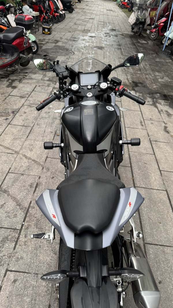 二手贝纳利龙卷风 Tornado 302R