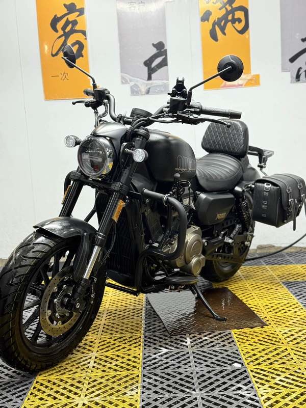 二手QJMOTOR闪300
