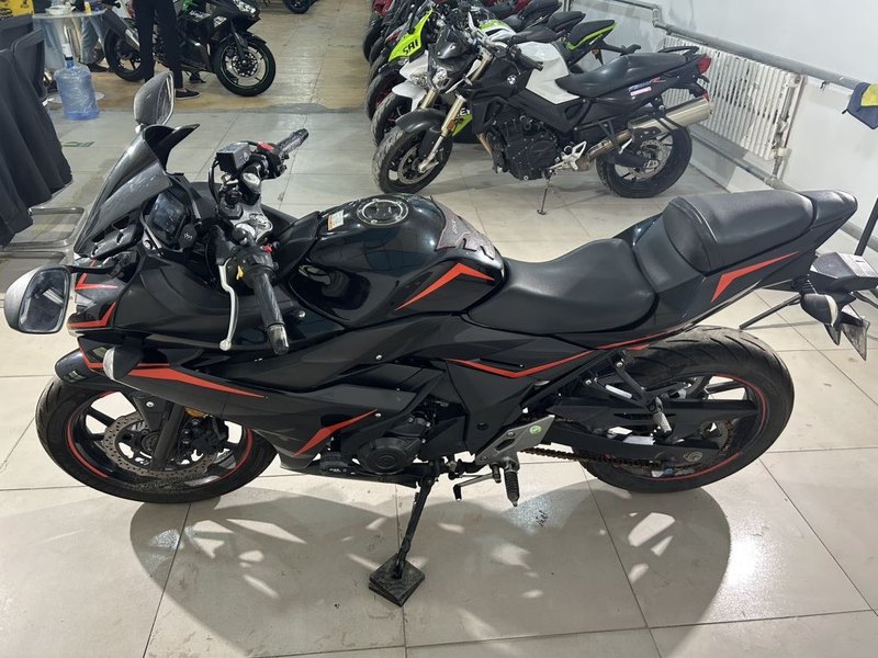 二手豪爵铃木GSX250R