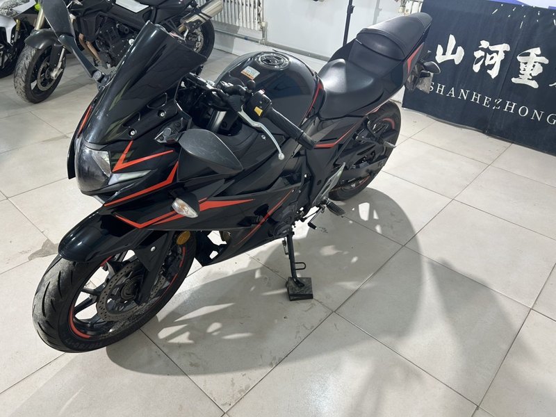 二手豪爵铃木GSX250R