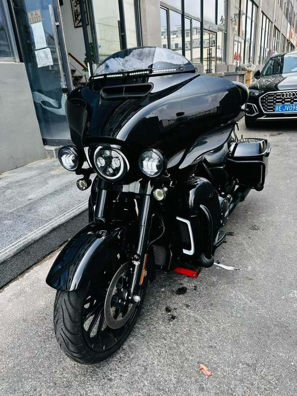 二手哈雷戴维森大道滑翔 Street Glide