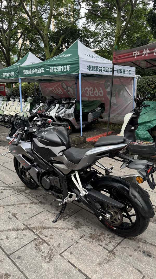 二手贝纳利龙卷风 Tornado 302R