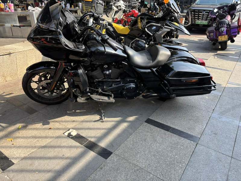二手哈雷戴维森公路滑翔 Road Glide